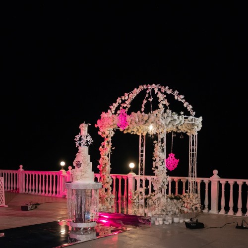 Ветка с розами белая с серебром S4036